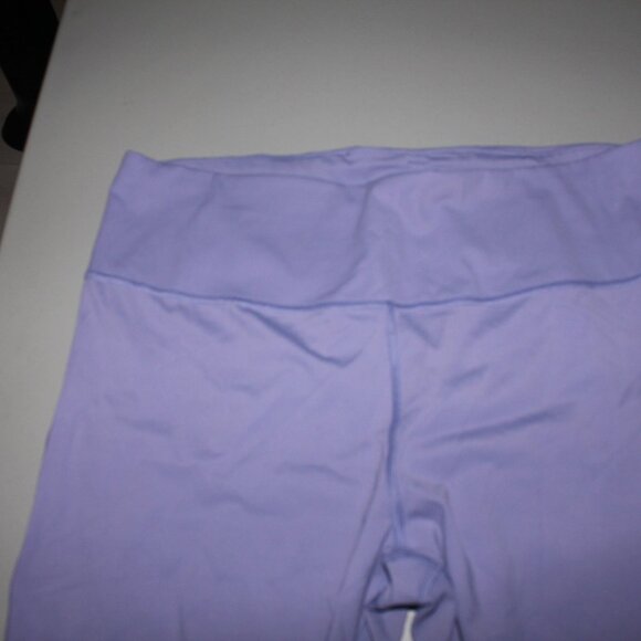 Purple Athleta Ulitamte  Stash Pocket Capris Size XL - Picture 2 of 5
